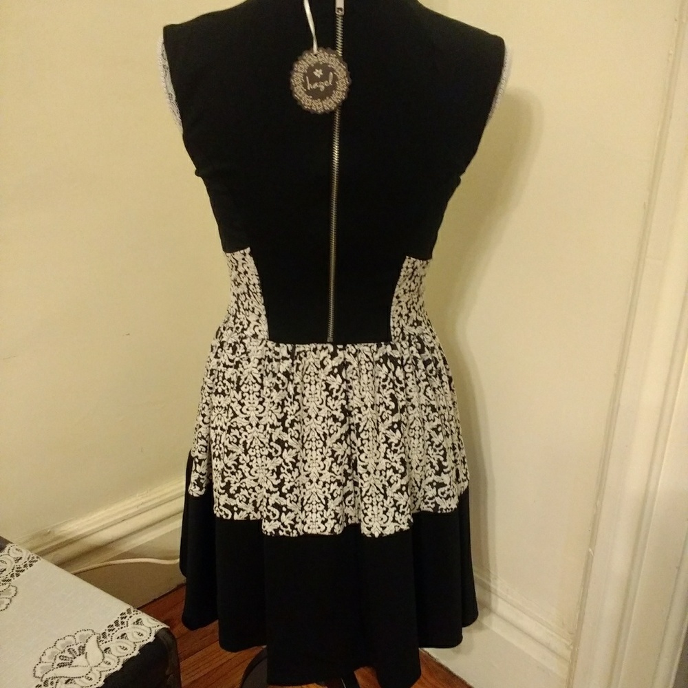 Colorblock Black & Lace Pattern Dress - Picture 7 of 8